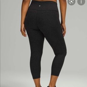 23 inch wunder under train leggings. Crunch black in colour like the first photo